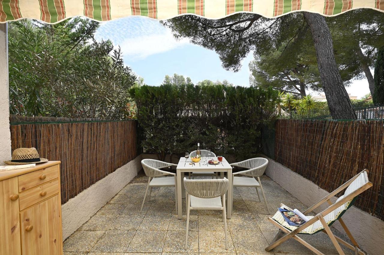 בנדול Charmant Studio 2A4 Pers Avec Jardin Et Place De Parking Situe A 5 Min A Pied De La Mer מראה חיצוני תמונה