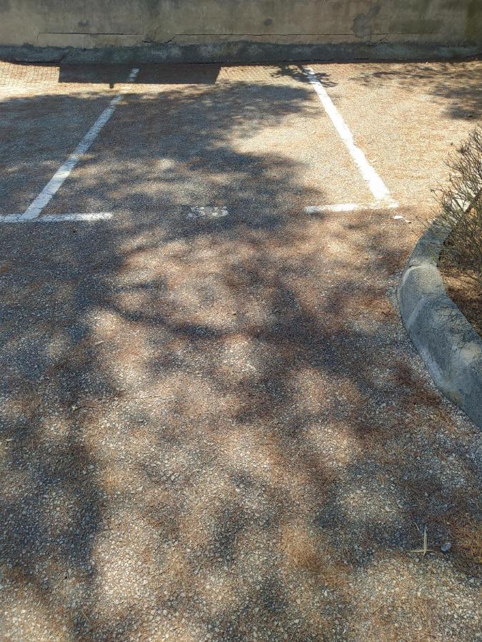 בנדול Charmant Studio 2A4 Pers Avec Jardin Et Place De Parking Situe A 5 Min A Pied De La Mer מראה חיצוני תמונה